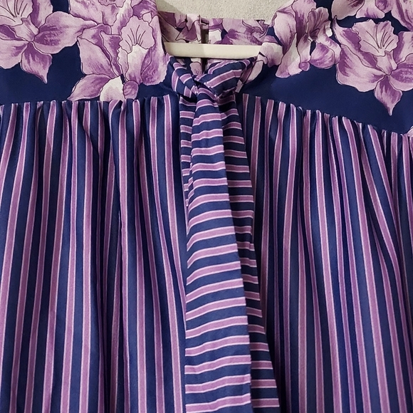 Kitschy 1960's striped floral housedress ~ mumuu ~ loungewear w/ b… - Picture 12 of 16
